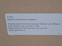 Foto in lijst, willem van de poll, paardenkoets bij het centraal station van milaan, 1936 - afbeelding 7 van  7