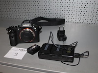 Fotocamera body sony alfa 7 ii met 4 accu's en laadstation.