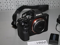Fotocamera body sony alfa 7 ii met 4 accu's en laadstation. - afbeelding 2 van  3