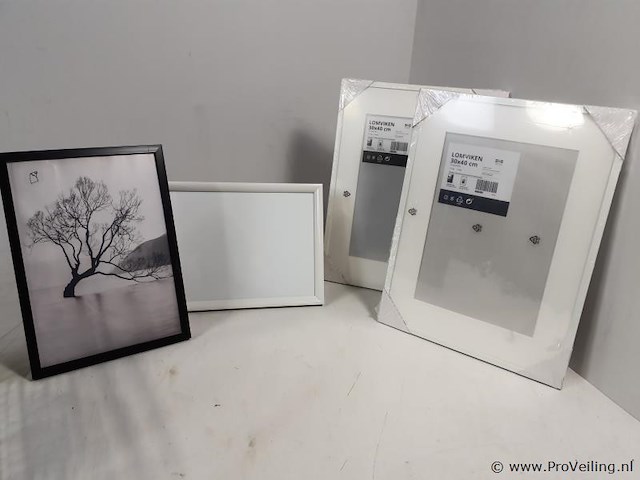 Fotolijstjes, diverse afmetingen o.a. 30x40cm - afbeelding 1 van  2