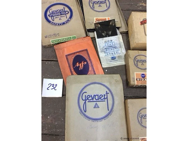 Fotomateriaal oud fotopapier - afbeelding 3 van  3