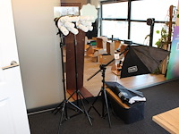 Fotoproducten w.o. statieven, flitsboxen fovitec en flitslampen. - afbeelding 1 van  3