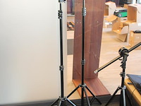 Fotoproducten w.o. statieven, flitsboxen fovitec en flitslampen. - afbeelding 2 van  3