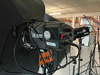 Fotostudio uitrusting met verlichting en statieven - afbeelding 10 van  13