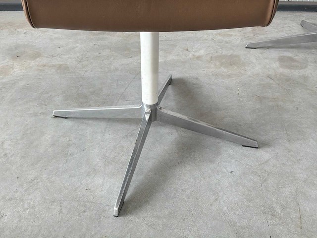 Four - conference chair (4x) - afbeelding 6 van  6