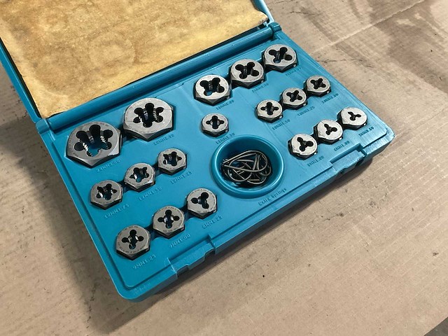 Four star thread die repair kit - afbeelding 3 van  4