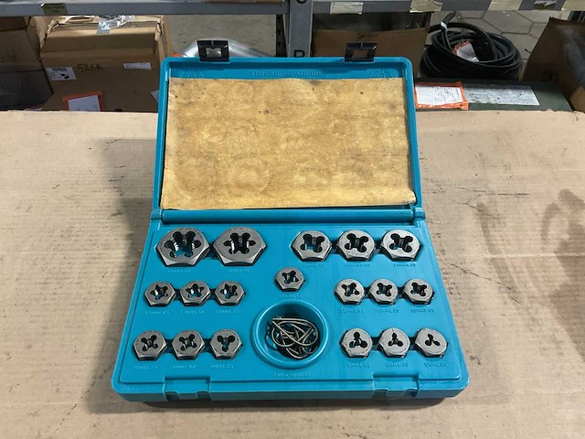 Four star thread die repair kit - afbeelding 4 van  4