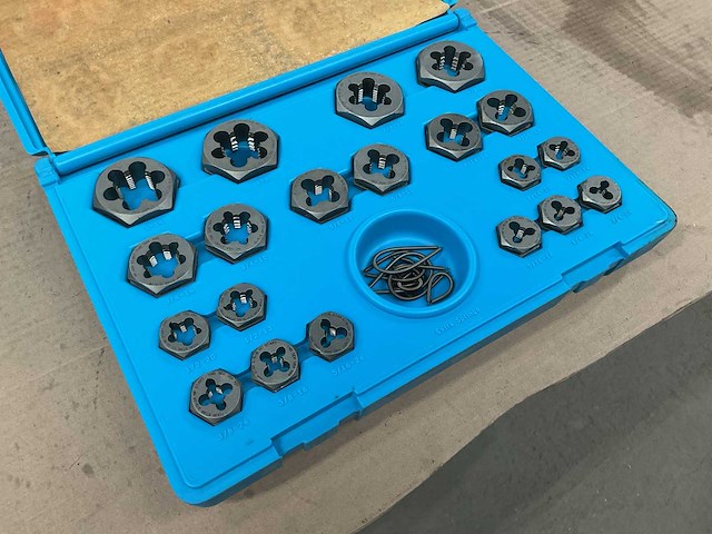 Four star thread die repair kit - afbeelding 3 van  4