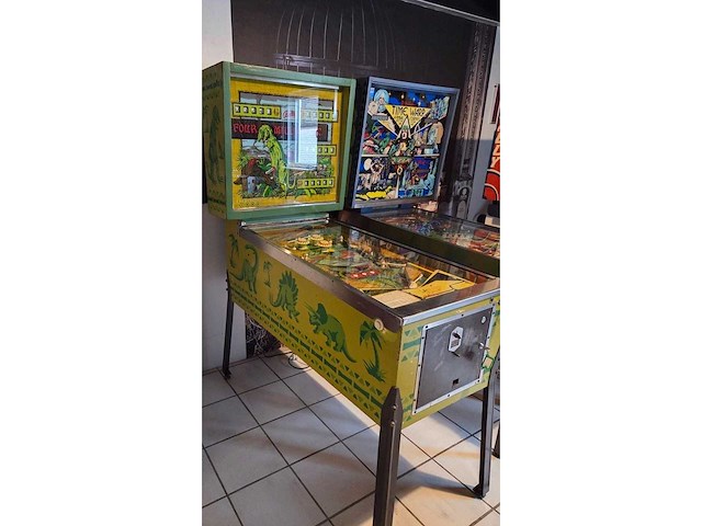 Fout million b.c. - flipperkast - afbeelding 1 van  3