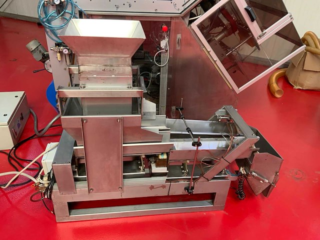 Fp packaging machinery vffs verticale vorm-, vul- en sealmachine inclusief rvs portioneer vulunit - afbeelding 19 van  34