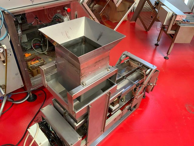 Fp packaging machinery vffs verticale vorm-, vul- en sealmachine inclusief rvs portioneer vulunit - afbeelding 25 van  34