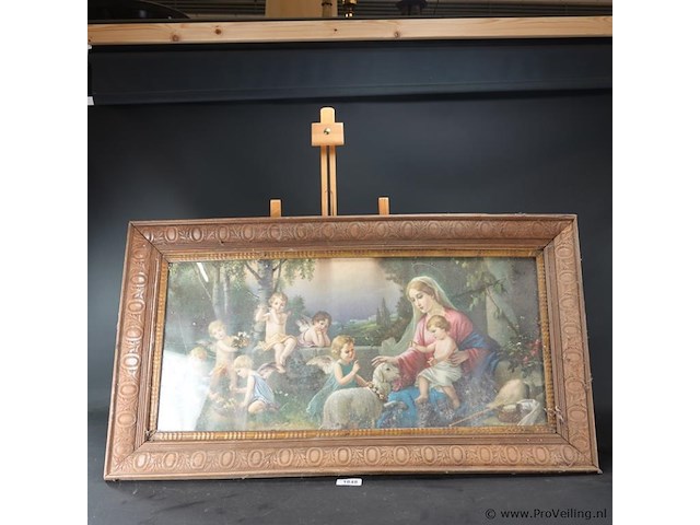 Fraai bestoken oude houten lijst met religieus tafereel - afbeelding 1 van  5
