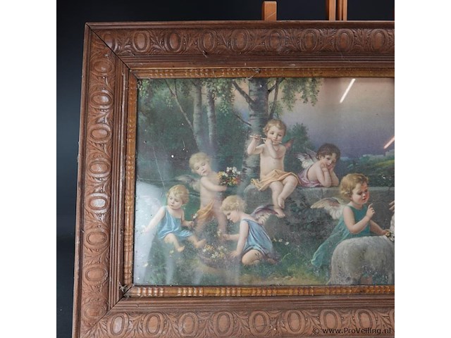 Fraai bestoken oude houten lijst met religieus tafereel - afbeelding 2 van  5