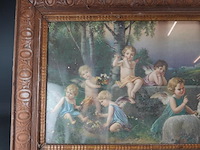 Fraai bestoken oude houten lijst met religieus tafereel - afbeelding 2 van  5