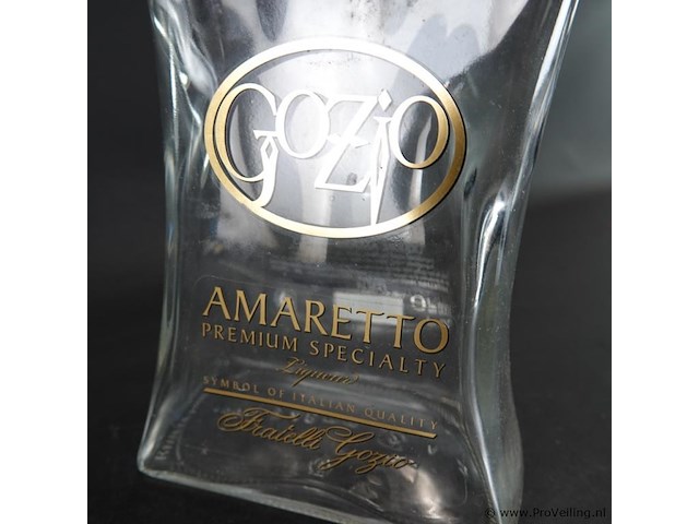 Fraai gevormde gozio amaretto fles - afbeelding 3 van  5