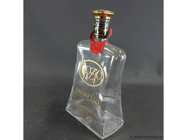 Fraai gevormde gozio amaretto fles - afbeelding 2 van  5