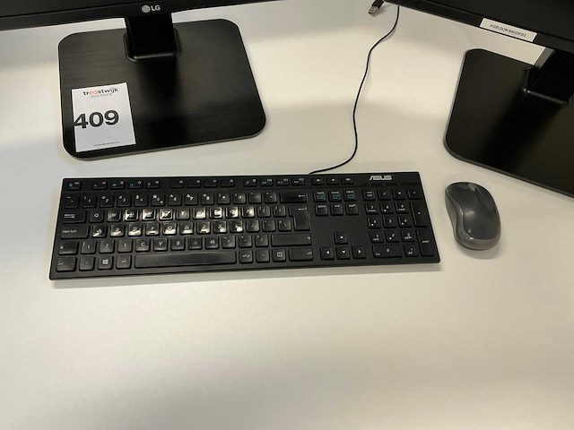 Fractal desktop met monitor - afbeelding 3 van  8