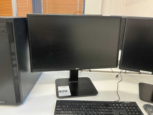 Fractal desktop met monitor - afbeelding 4 van  8