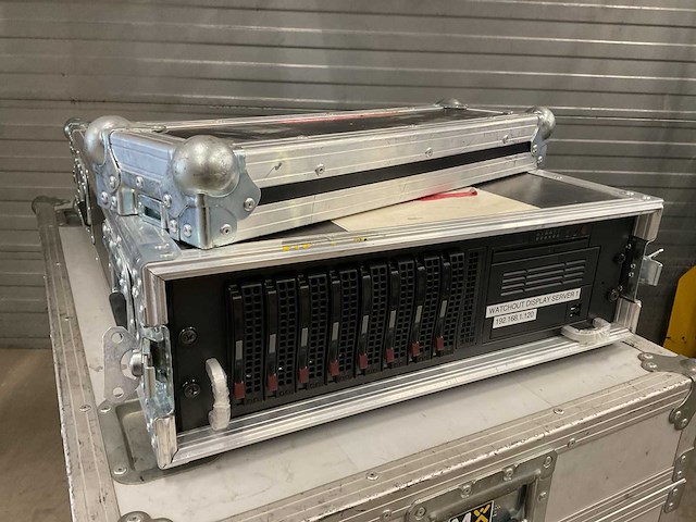 Fractal watchout display server - afbeelding 1 van  4