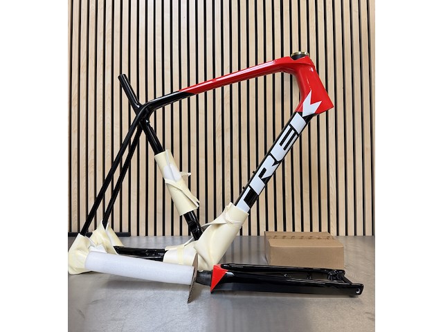 Frame 700c x 62, trek, émonda sl disc fs-u-e-v trek black/radioactive red - afbeelding 1 van  11