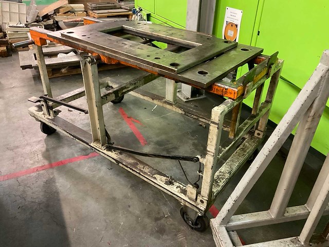 Frame met hijskettingen en met kantelinrichting - afbeelding 12 van  12