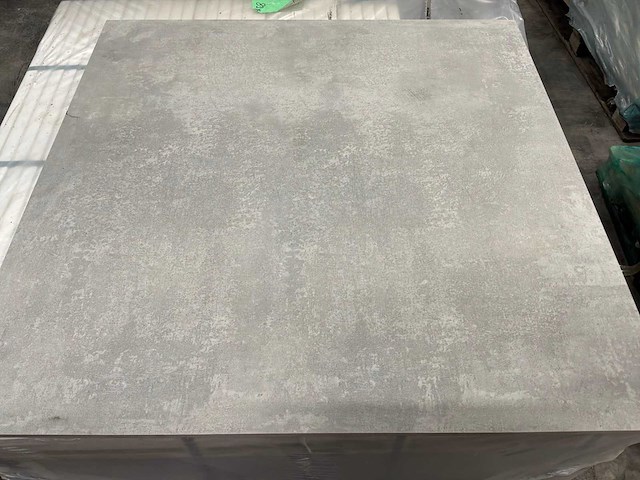 Frame silver r10 vloertegel (80x80 cm, 85m2) - afbeelding 1 van  2