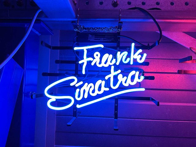 Frank sinatra glas neon decoratie - afbeelding 1 van  1