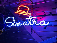 Frank sinatra glas neon decoratie - afbeelding 1 van  2