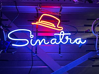 Frank sinatra glas neon decoratie - afbeelding 2 van  2