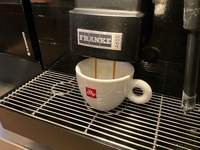 Franke - a 600 - volautomatische koffiemachine - afbeelding 4 van  11