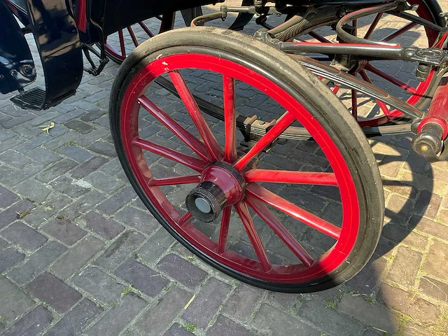 Frans victoria rijtuig - afbeelding 12 van  16