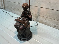 Franse figuratieve bronzen lamp lezende dame (jaren 70) - afbeelding 5 van  8