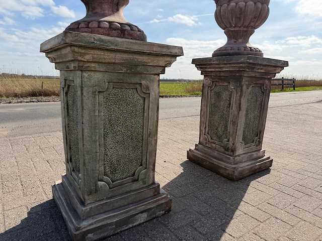 Franse stijl champagne vaas met sokkel (2x) - afbeelding 6 van  6