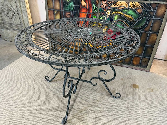 Franse stijl metalen tafel - afbeelding 1 van  3
