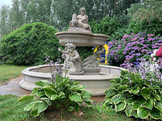 Franse stijl putti fontein - afbeelding 1 van  2