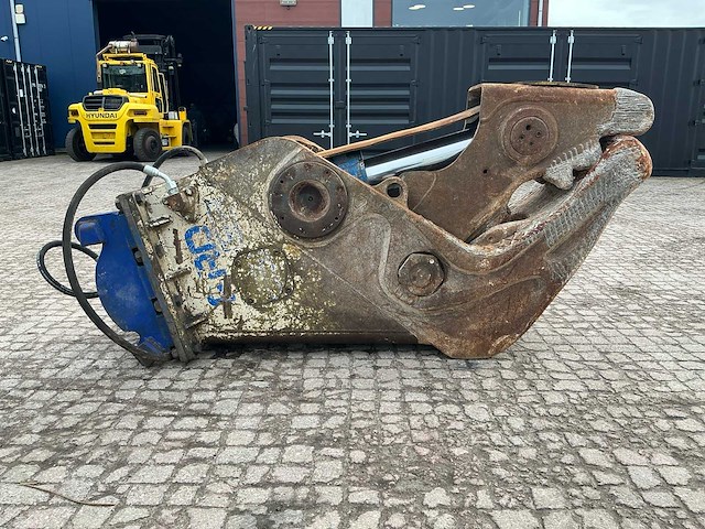 Frd / furukawa betonvergruizer - afbeelding 1 van  16