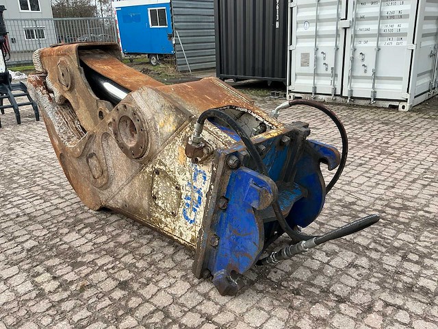 Frd / furukawa betonvergruizer - afbeelding 9 van  16