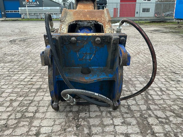 Frd / furukawa betonvergruizer - afbeelding 16 van  16