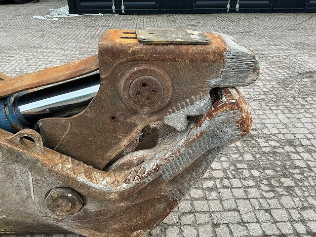 Frd / furukawa betonvergruizer - afbeelding 6 van  16