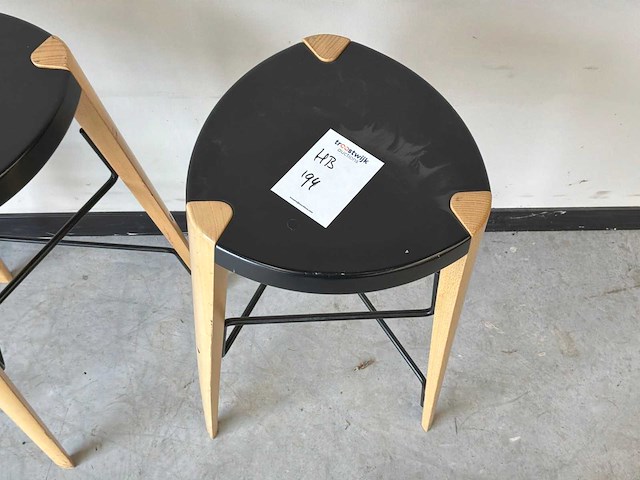 Free modern barkruk (4x) - afbeelding 3 van  3