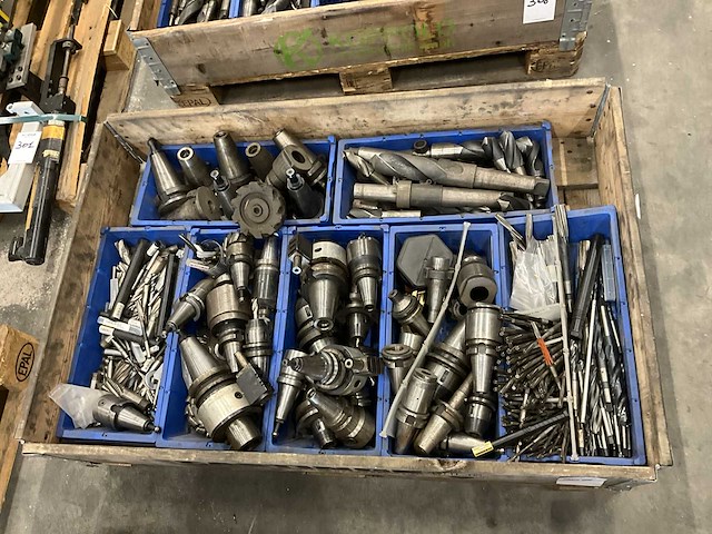 Frees en boorgereedschap - afbeelding 1 van  1