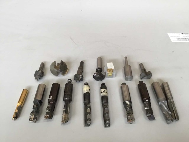 Freesgereedschap (16x) - afbeelding 1 van  7