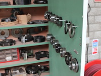 Freeskoppen, frezen, stelringen en gereedschappen in grote diversiteiten in wandkast. let op: kavel is onde... onderdeel van combinatiekavel combinatiekavel van de kavels b005 en b011. - afbeelding 7 van  8