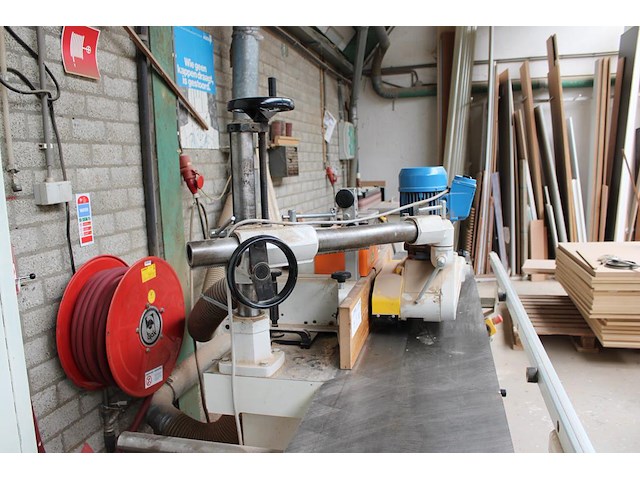 Freesmachine scm t110n met automatische doorvoer. bouwjaar 2005. 400v. exclusief stofafzuiging. let op: kav... onderdeel van combinatiekavel combinatiekavel van de kavels b005 en b011. - afbeelding 5 van  6