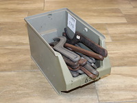 Freessleutels in kunststof bak.