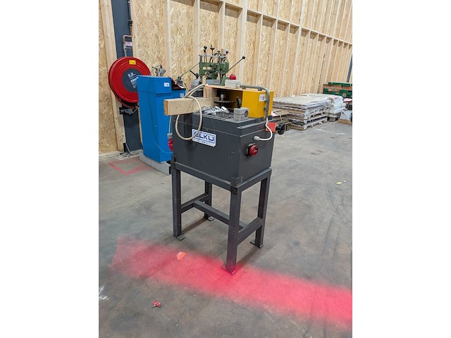 Frees/zaag machine elku - afbeelding 1 van  7