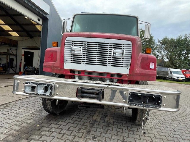 Freighliner 4x4 - vrachtwagen brandweerauto - afbeelding 11 van  13