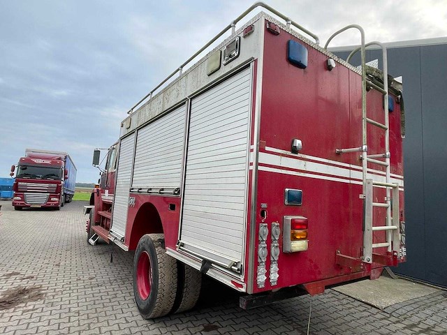Freightliner - 4x4 - brandweerwagen - afbeelding 3 van  6