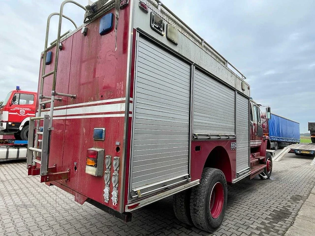 Freightliner - 4x4 - brandweerwagen - afbeelding 5 van  6