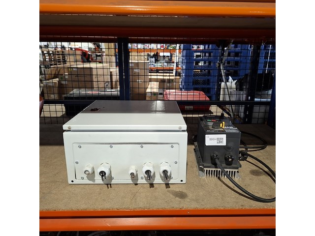 Frequentie regelaar met schakelkast, zwart - afbeelding 1 van  7